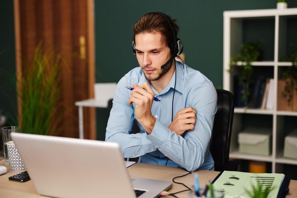 How to Hire Remote Customer Support Agents